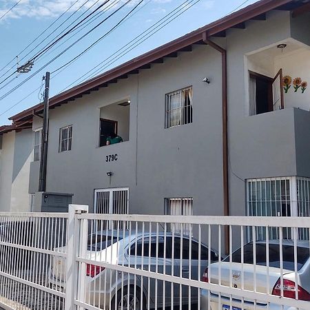 Apartamento Ubatuba - Praia Grande - 200M Da Praia Экстерьер фото